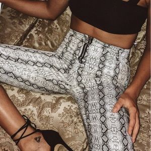 Princess Polly snakeprint pants US 4